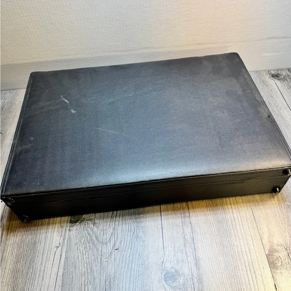 Vintage BergHOFF Worldwide 16 Piece Knife Set In Black Locking Carry Briefcase - Picture 11 of 11